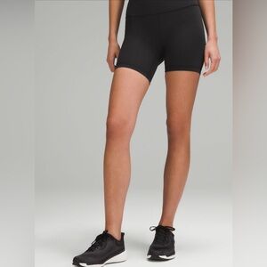 Lululemon Wunder Train high rise shorts 6”
